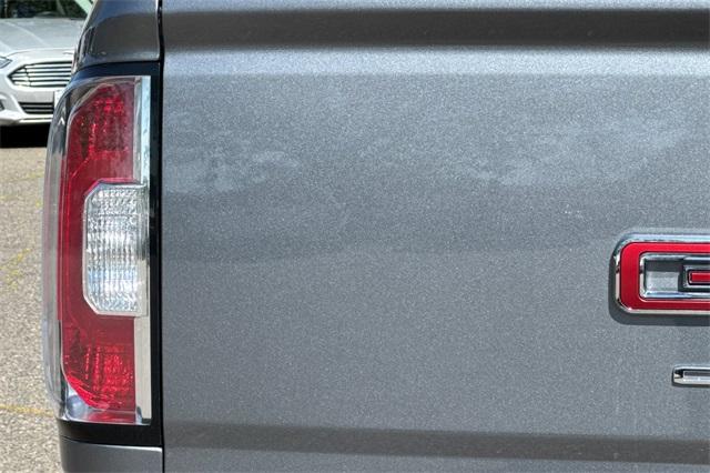 2022 GMC Canyon Vehicle Photo in ELK GROVE, CA 95757-8703