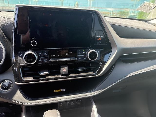 2023 Toyota Highlander Vehicle Photo in San Antonio, TX 78230