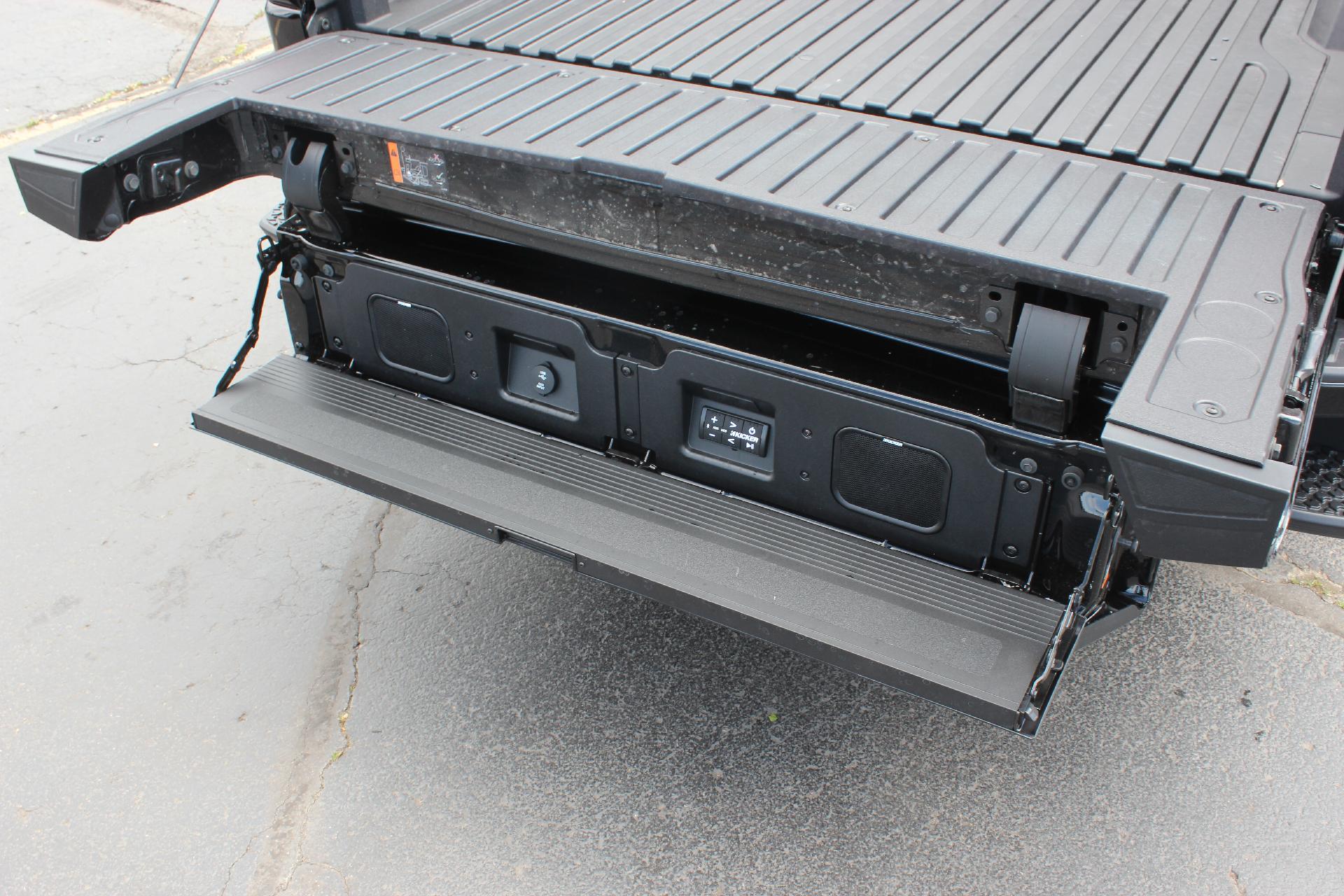 2025 GMC Sierra 1500 Vehicle Photo in AURORA, CO 80012-4011