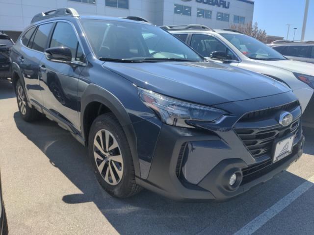 2025 Subaru Outback Vehicle Photo in Green Bay, WI 54304