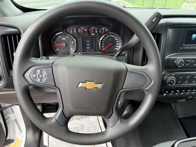 2024 Chevrolet Silverado 5500 HD Vehicle Photo in COLUMBIA, MO 65203-3903