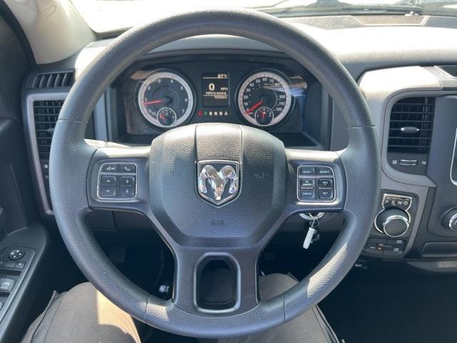 2019 Ram 1500 Classic Vehicle Photo in GREEN BAY, WI 54304-5303