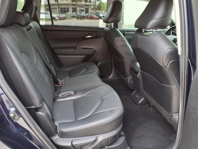 2021 Toyota Highlander Vehicle Photo in Tampa, FL 33612