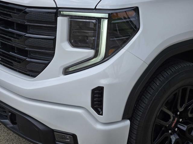2024 GMC Sierra 1500 Vehicle Photo in DENTON, TX 76210-9321