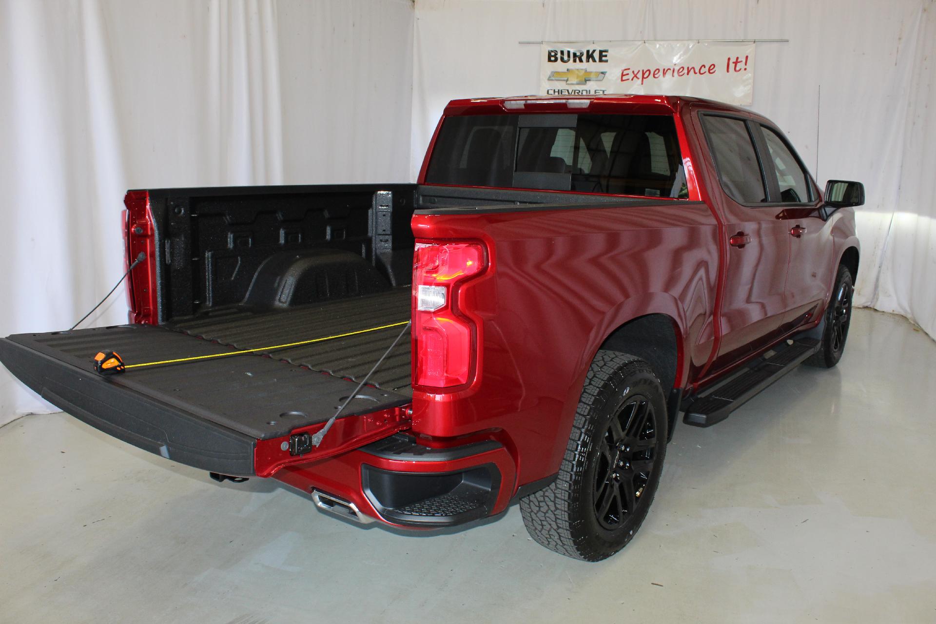 2025 Chevrolet Silverado 1500 Vehicle Photo in NORTHAMPTON, MA 01060-1120