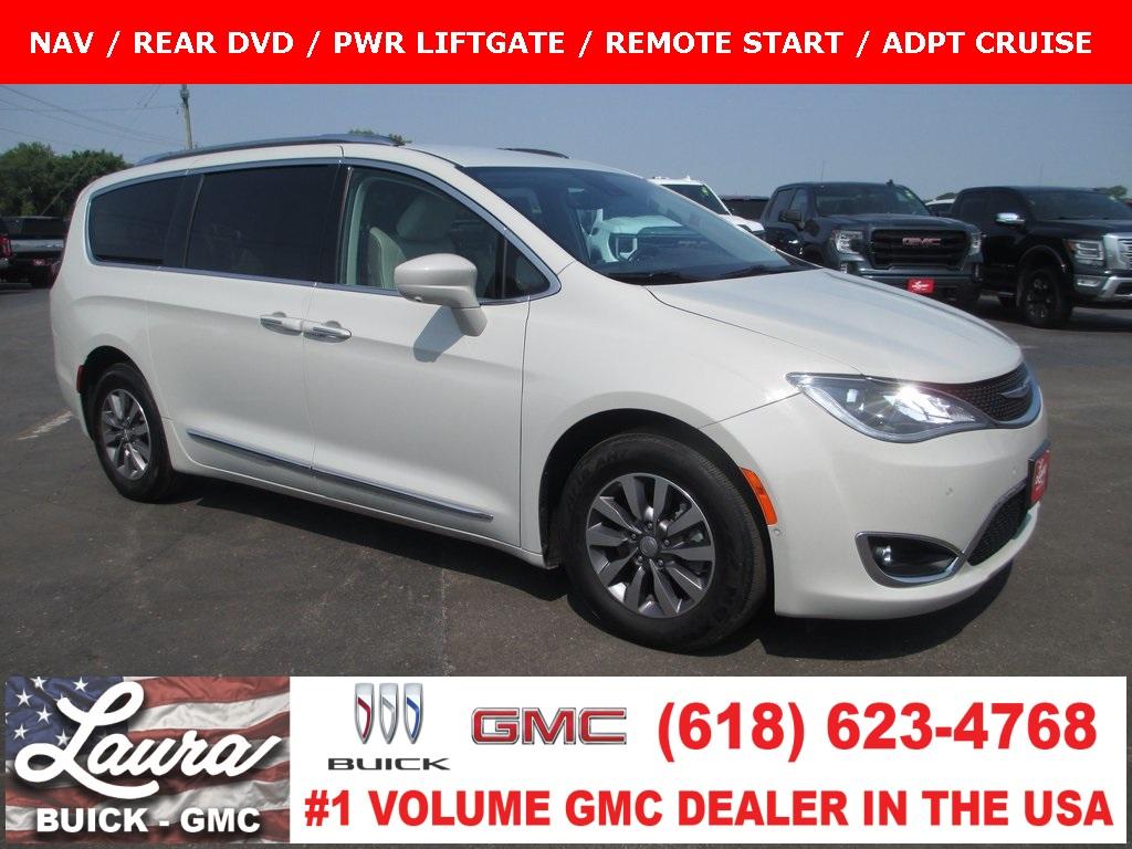 2019 Chrysler Pacifica Vehicle Photo in COLLINSVILLE, IL 62234-5820
