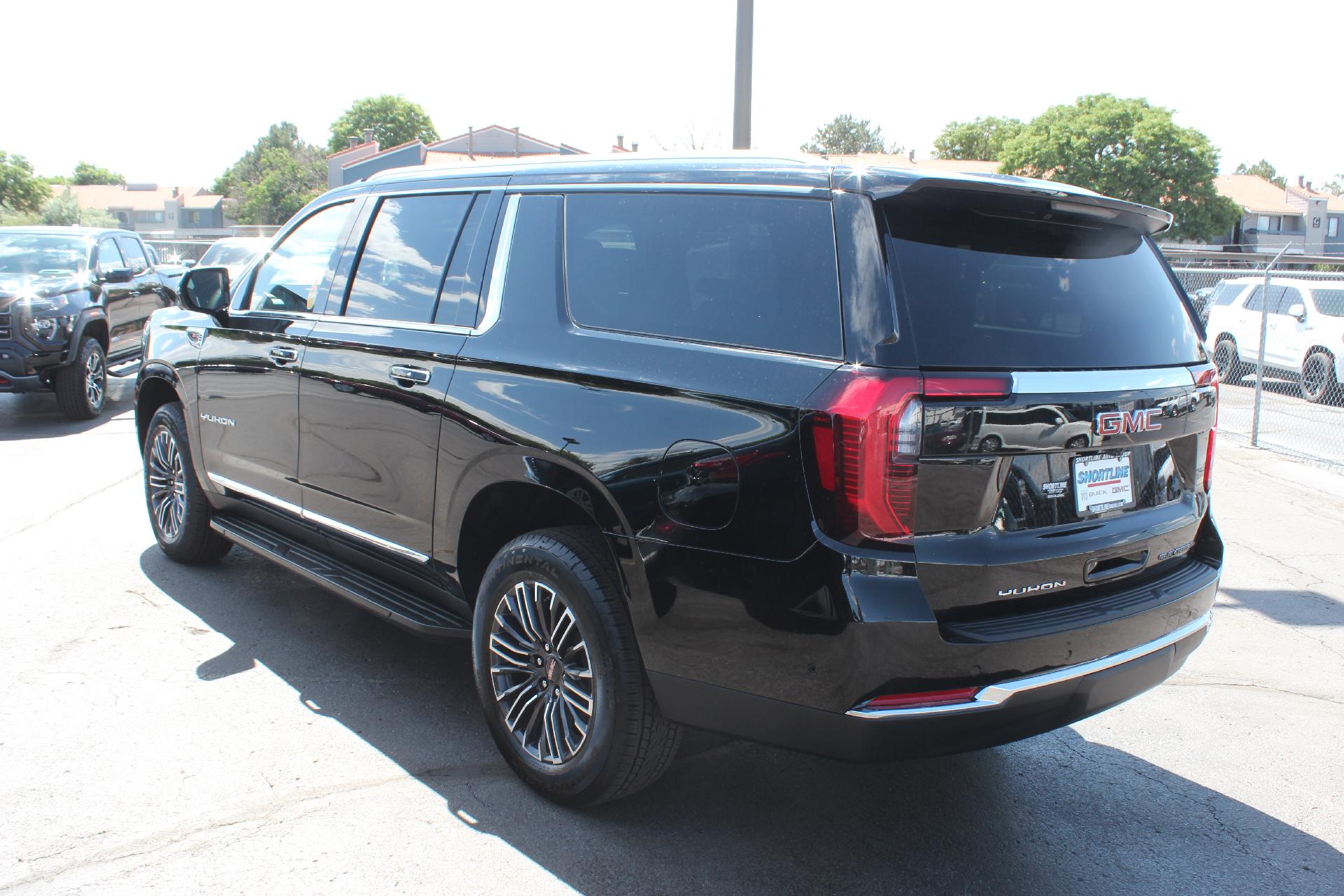 2025 GMC Yukon XL Vehicle Photo in AURORA, CO 80012-4011