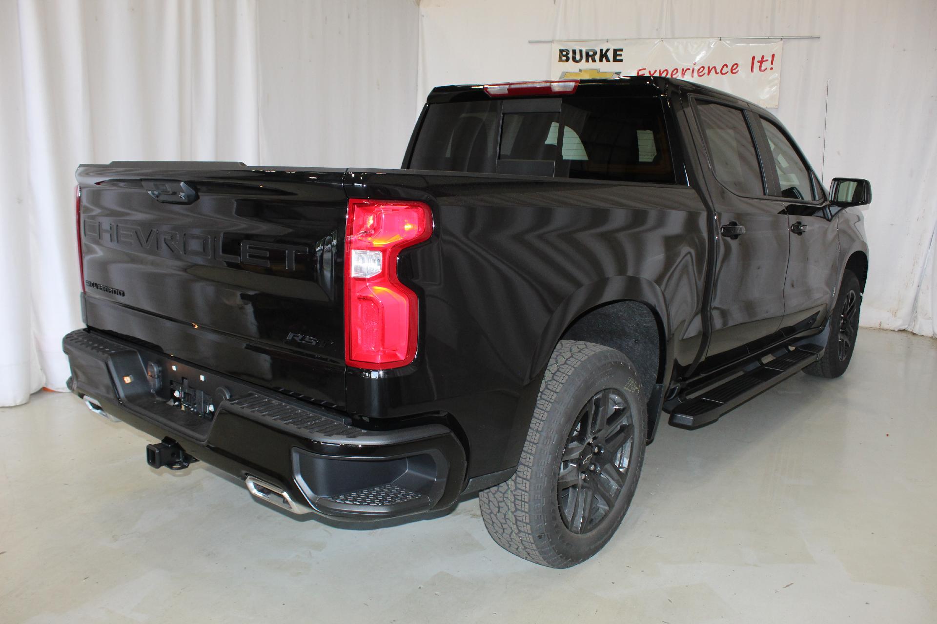 2025 Chevrolet Silverado 1500 Vehicle Photo in NORTHAMPTON, MA 01060-1120