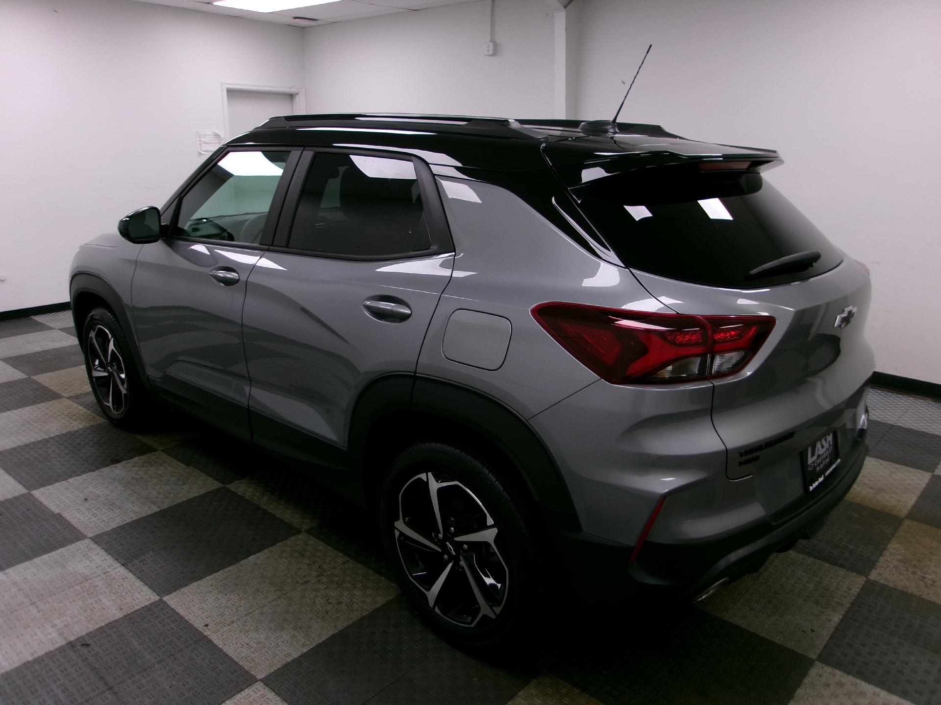 View vehicle photo 2