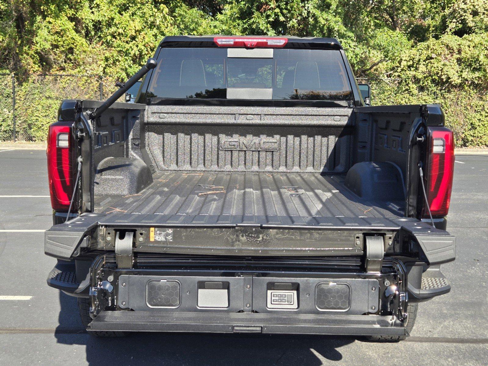 2025 GMC Sierra 2500 HD Vehicle Photo in DALLAS, TX 75209-3016