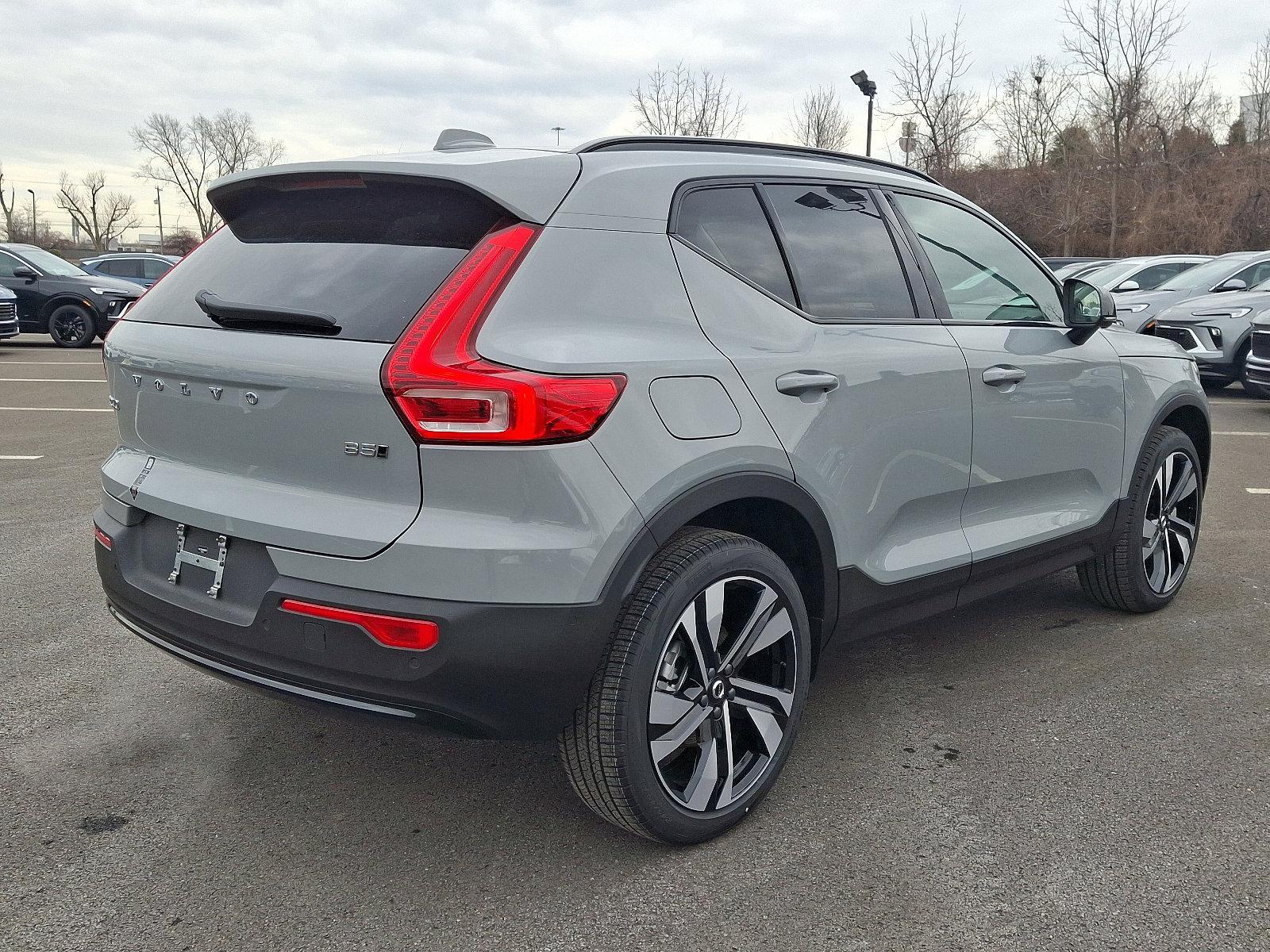 2025 Volvo XC40 Vehicle Photo in Trevose, PA 19053