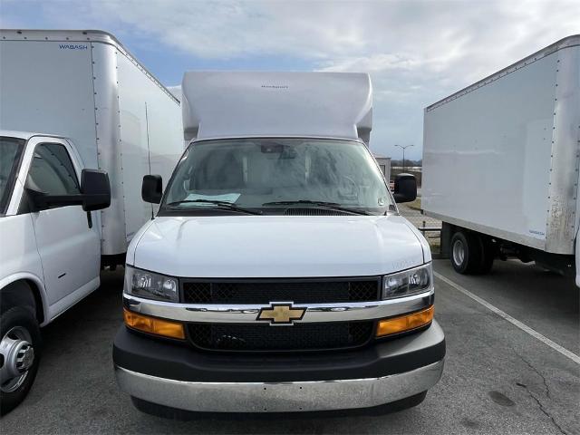 2025 Chevrolet Express Cutaway 3500 Vehicle Photo in ALCOA, TN 37701-3235