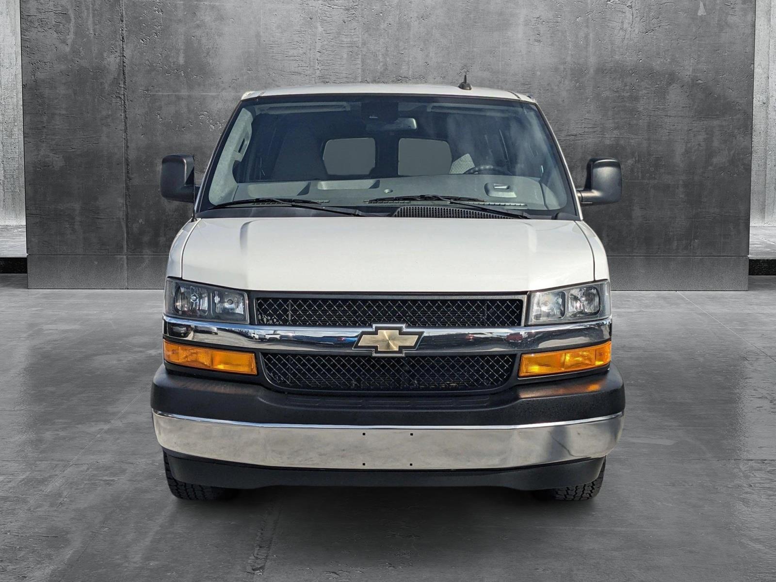 2019 Chevrolet Express Passenger Vehicle Photo in MIAMI, FL 33172-3015