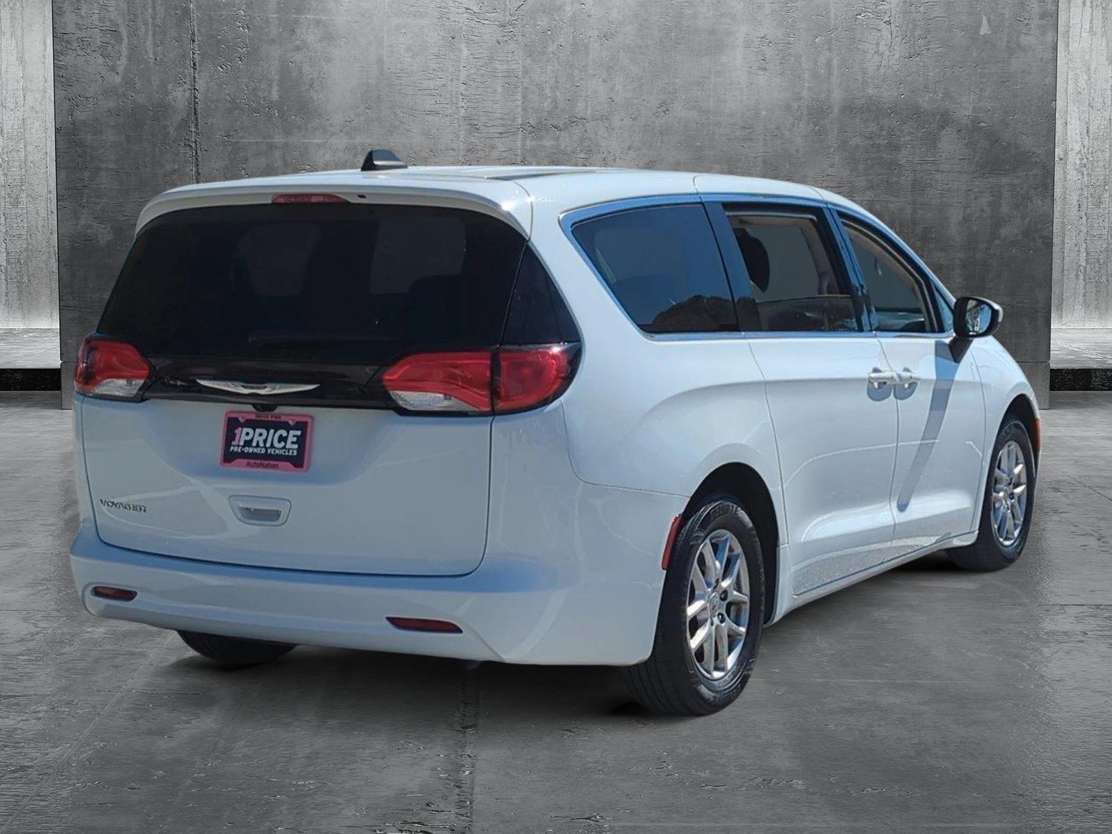 2022 Chrysler Voyager Vehicle Photo in Ft. Myers, FL 33907