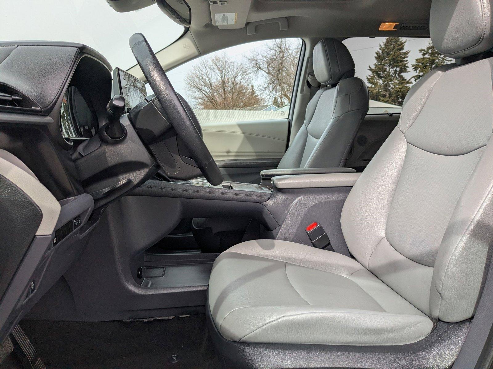 2023 Toyota Sienna Vehicle Photo in Spokane Valley, WA 99212