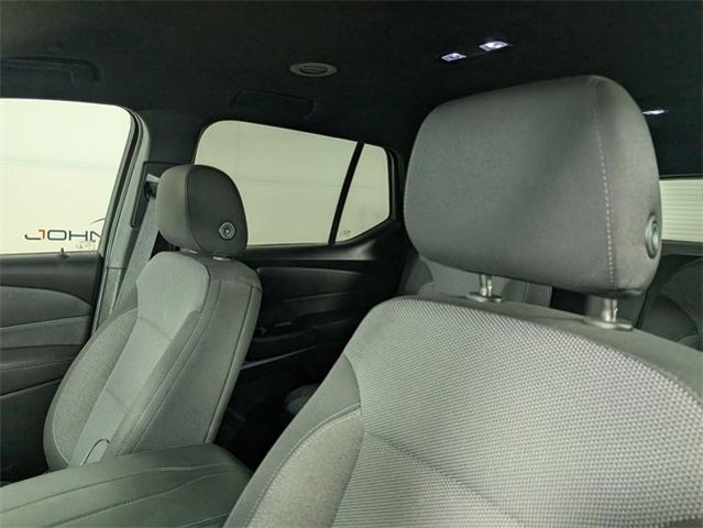 2022 Chevrolet Traverse Vehicle Photo in ENGLEWOOD, CO 80113-6708