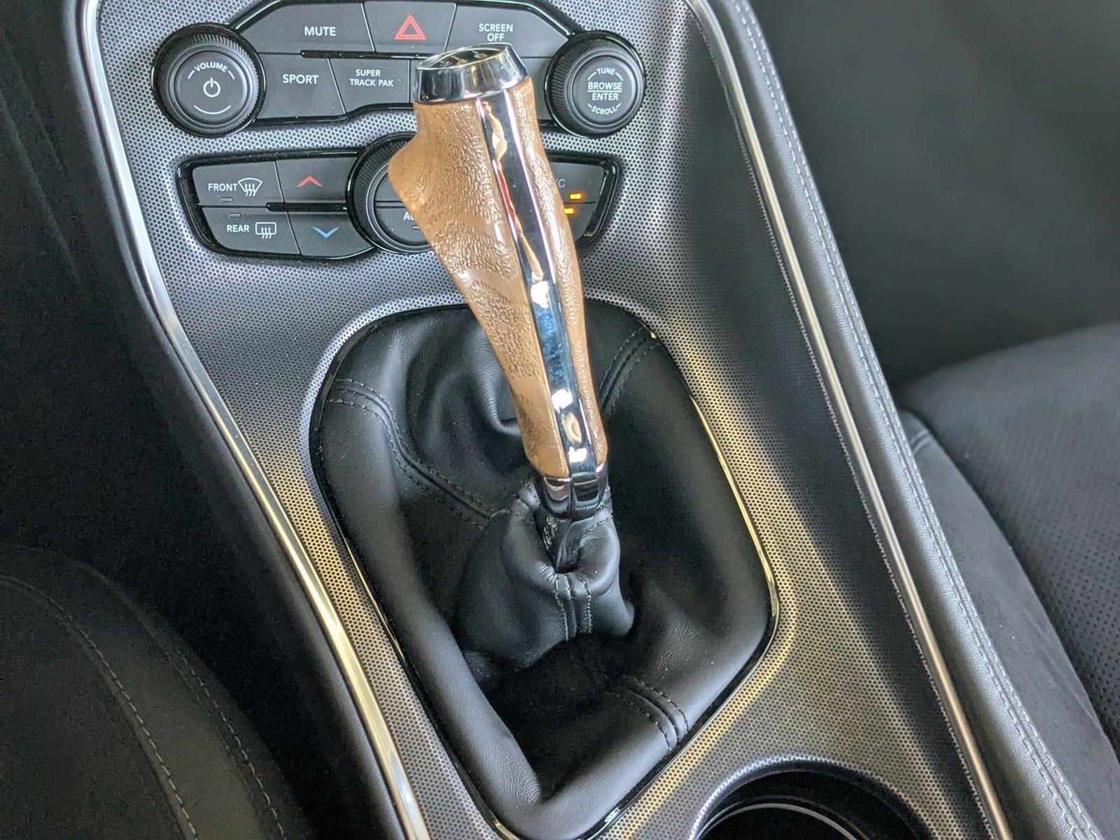 2017 Dodge Challenger Vehicle Photo in Valencia, CA 91355