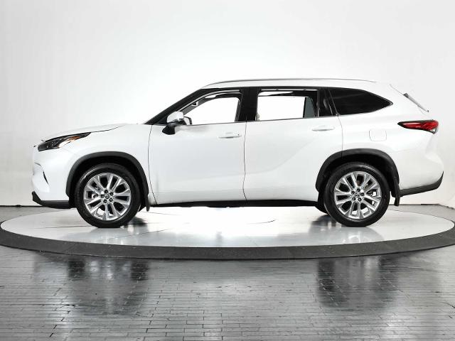 2023 Toyota Highlander Vehicle Photo in DALLAS, TX 75235