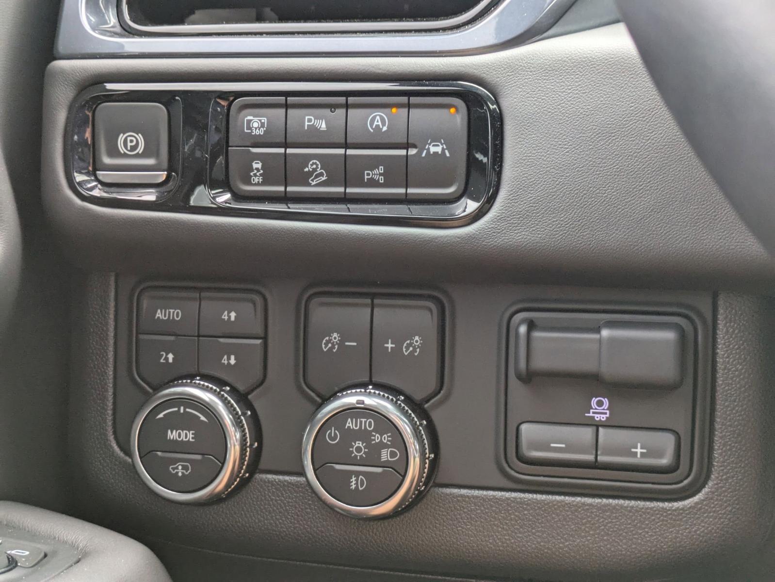 2025 GMC Yukon Vehicle Photo in SELMA, TX 78154-1460