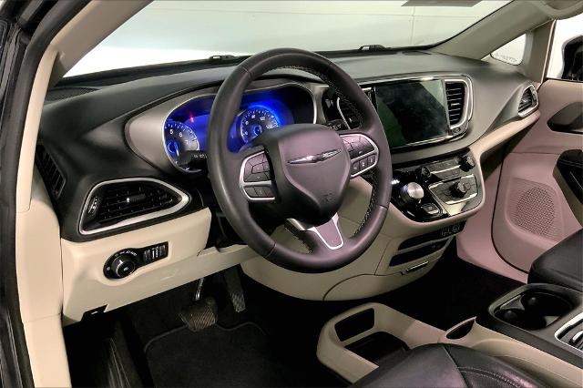 2022 Chrysler Pacifica Vehicle Photo in Lees Summit, MO 64086