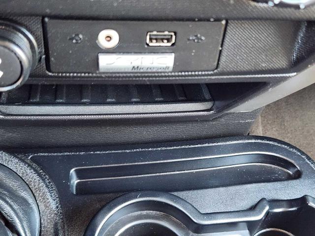 2011 Ford F-150 Vehicle Photo in DENTON, TX 76210-9321