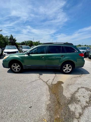 2013 Subaru Outback Vehicle Photo in Lees Summit, MO 64086