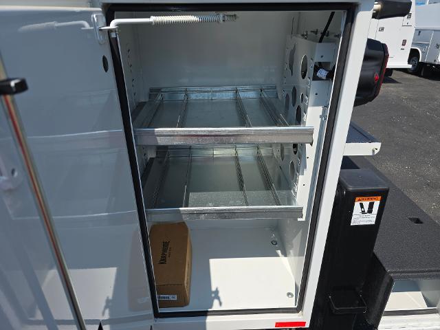 2024 Chevrolet Silverado Chassis Cab Vehicle Photo in INDEPENDENCE, MO 64055-1314