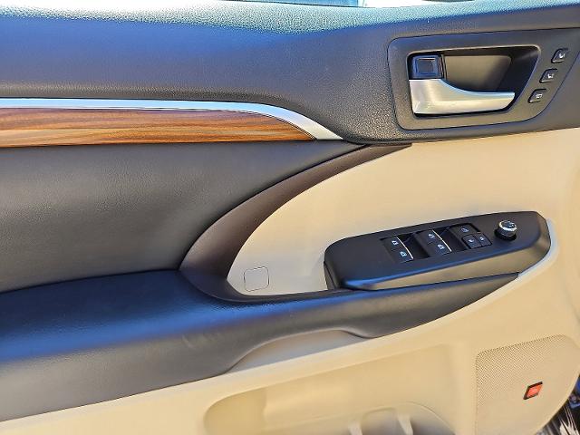 2019 Toyota Highlander Vehicle Photo in TREVOSE, PA 19053-4984