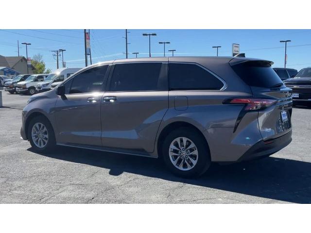 Used 2022 Toyota Sienna XLE with VIN 5TDYRKEC5NS119271 for sale in Rexburg, ID