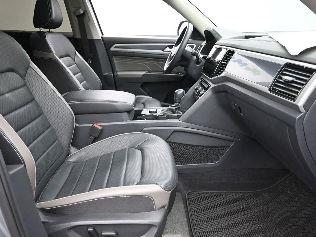 2023 Volkswagen Atlas Vehicle Photo in Marion, IA 52302