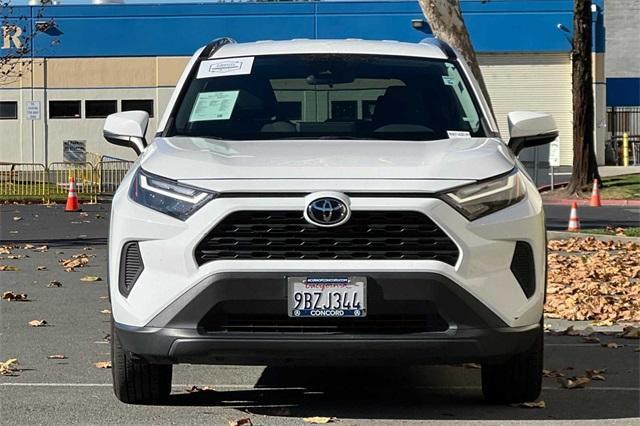 2022 Toyota RAV4 XLE photo 9