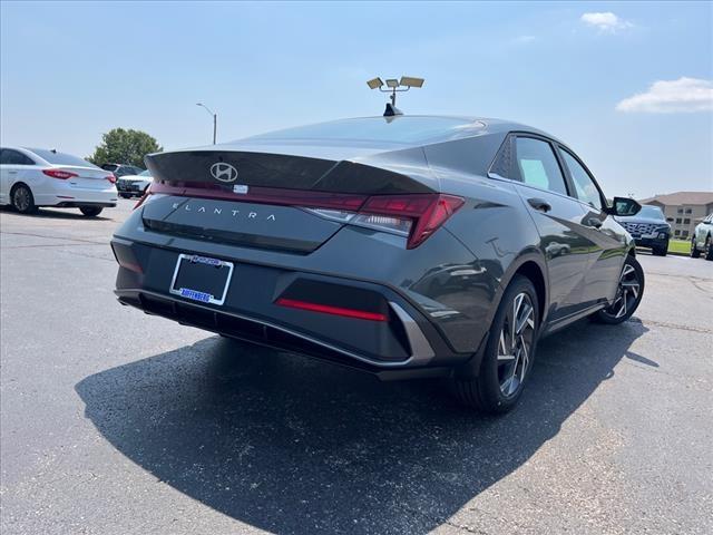 2024 Hyundai ELANTRA Vehicle Photo in Shiloh, IL 62269