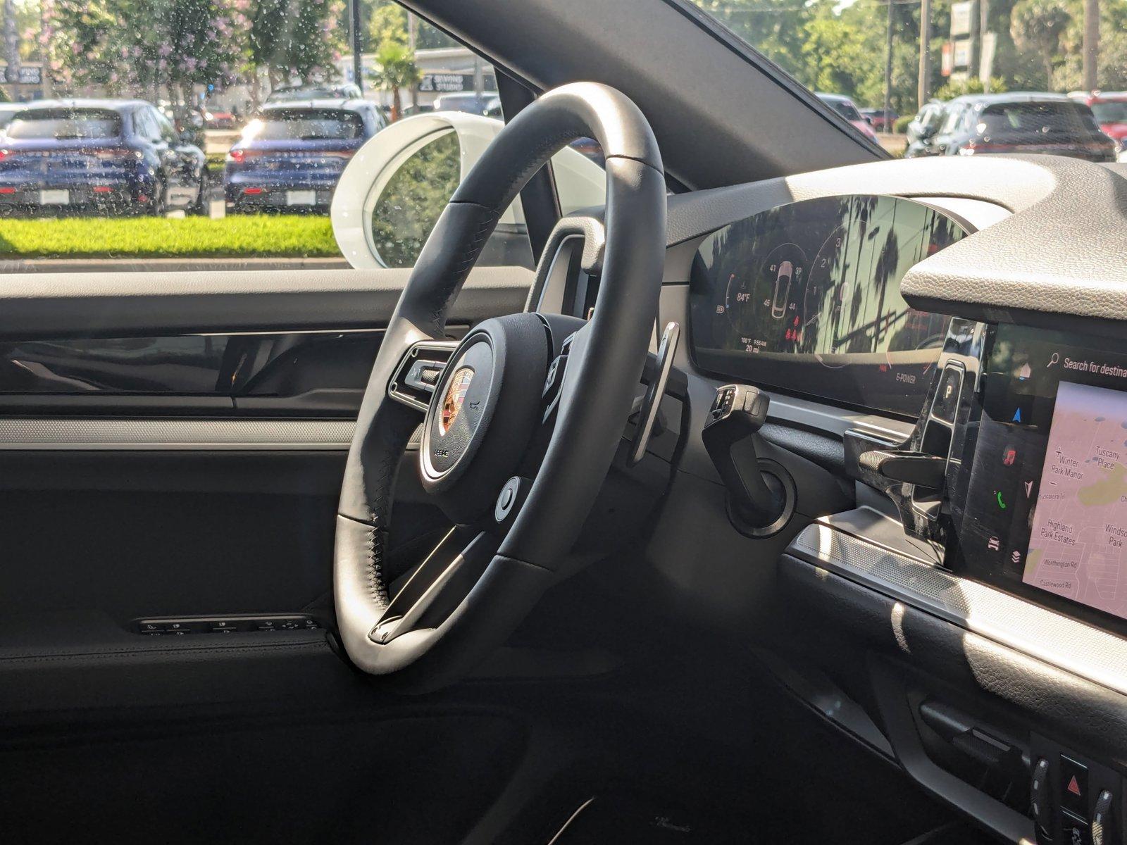 2024 Porsche Cayenne Vehicle Photo in Maitland, FL 32751