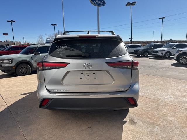 2022 Toyota Highlander Vehicle Photo in Winslow, AZ 86047-2439