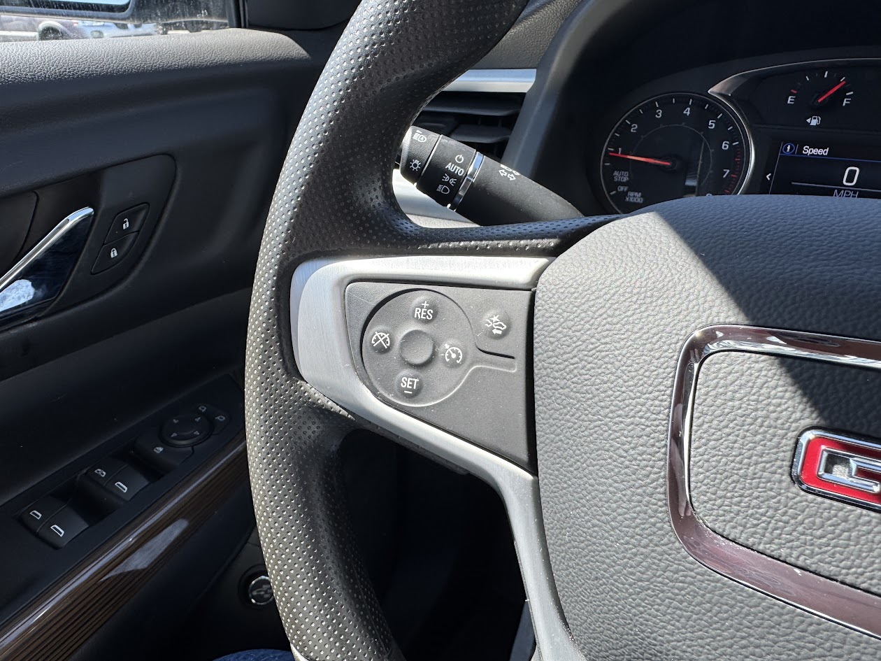 2023 GMC Acadia Vehicle Photo in BOONVILLE, IN 47601-9633