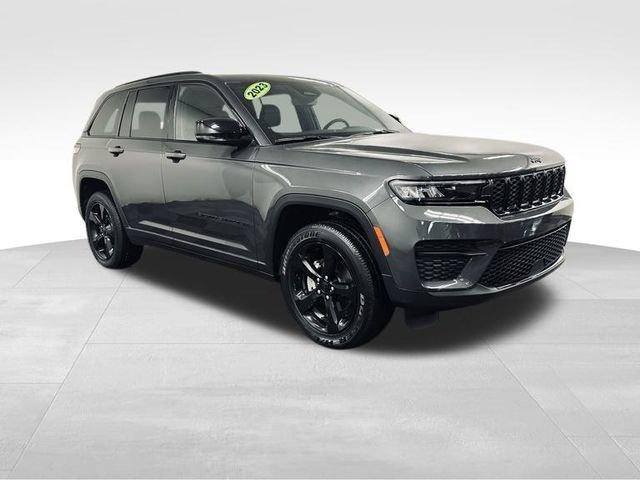 2023 Jeep Grand Cherokee Vehicle Photo in MEDINA, OH 44256-9631
