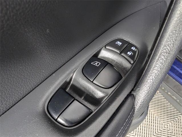 2017 Nissan Rogue Vehicle Photo in ENGLEWOOD, CO 80113-6708