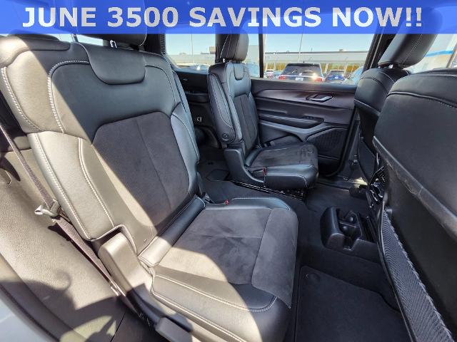 2023 Jeep Grand Cherokee L Vehicle Photo in GREEN BAY, WI 54304-5303