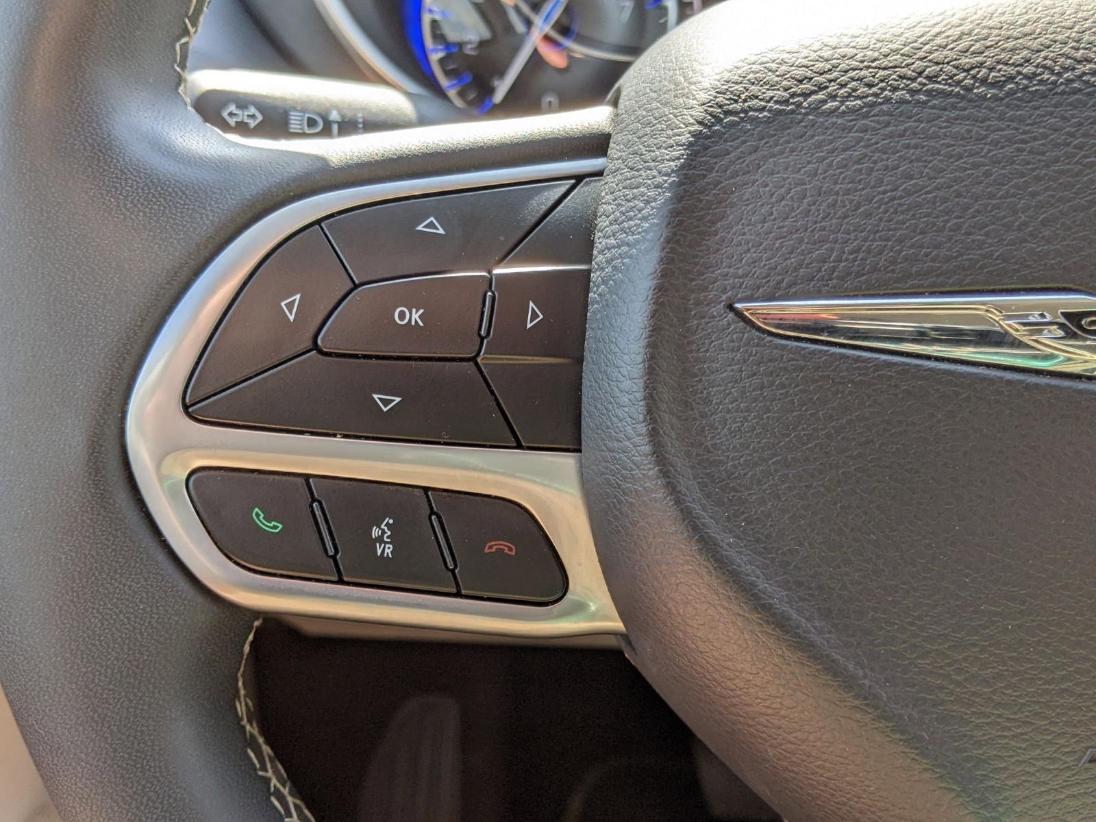 2022 Chrysler Pacifica Vehicle Photo in Seguin, TX 78155