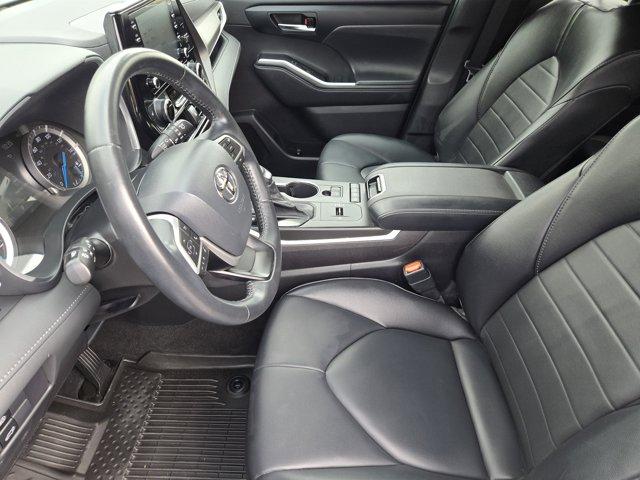 2022 Toyota Highlander Vehicle Photo in Decatur, TX 76234