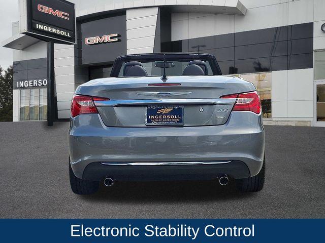 2013 Chrysler 200 Vehicle Photo in WATERTOWN, CT 06795-3318