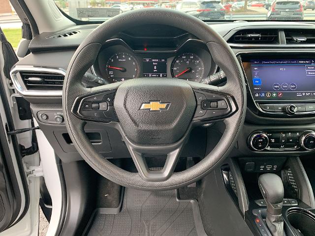 2022 Chevrolet Trailblazer Vehicle Photo in MOON TOWNSHIP, PA 15108-2571