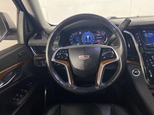 2018 Cadillac Escalade Vehicle Photo in MEDINA, OH 44256-9001