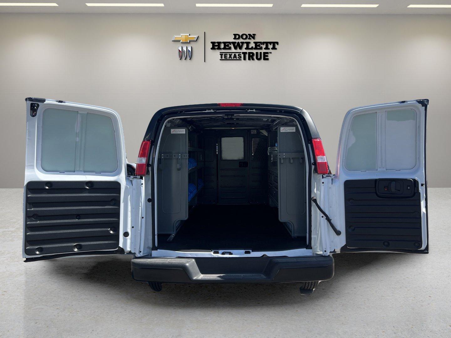 2025 Chevrolet Express Cargo 2500 Vehicle Photo in GEORGETOWN, TX 78626-7508