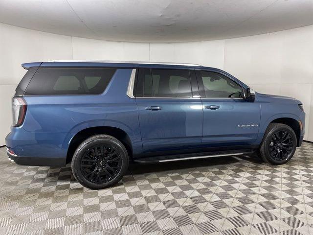 2025 Chevrolet Suburban Vehicle Photo in PHOENIX, AZ 85014-3381