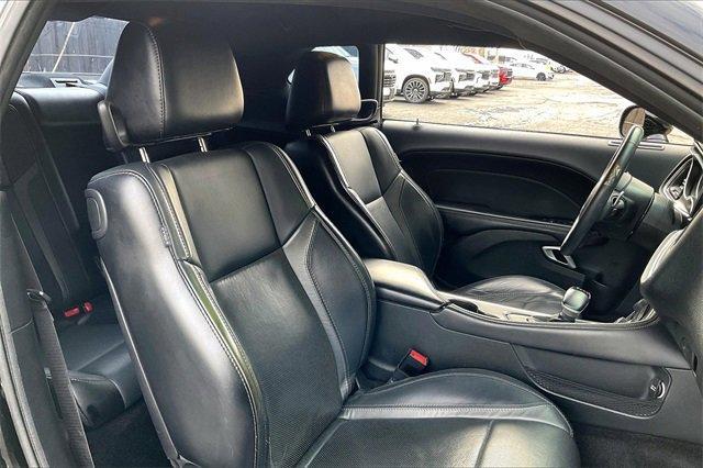 2017 Dodge Challenger Vehicle Photo in INDEPENDENCE, MO 64055-1314