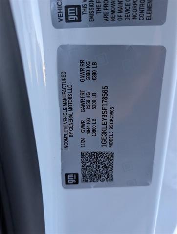 2025 Chevrolet Silverado 2500 HD Vehicle Photo in ENGLEWOOD, CO 80113-6708