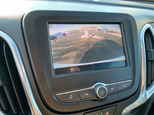 2022 Chevrolet Equinox Vehicle Photo in MOON TOWNSHIP, PA 15108-2571