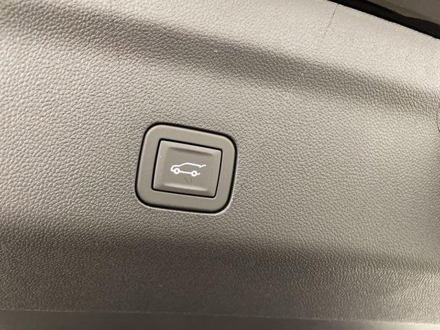 2025 Chevrolet Tahoe Vehicle Photo in PHOENIX, AZ 85014-3381