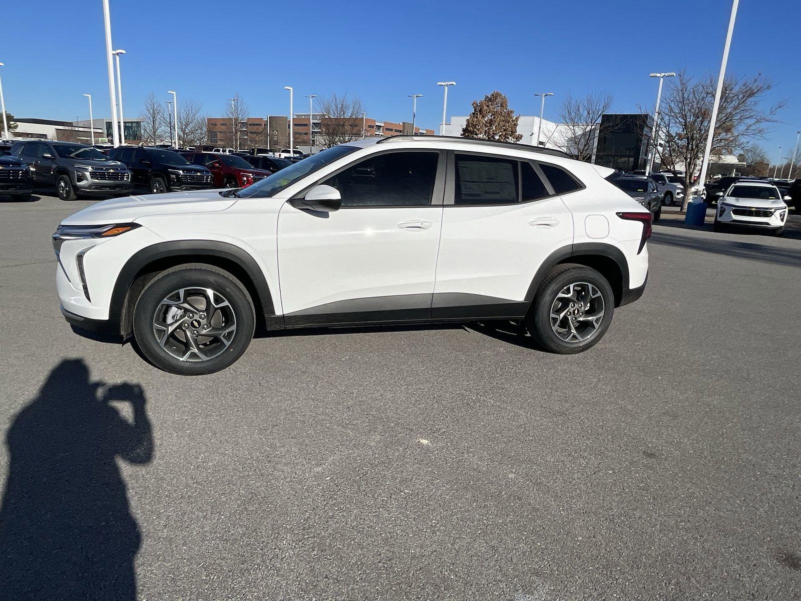 2025 Chevrolet Trax Vehicle Photo in BENTONVILLE, AR 72712-4322